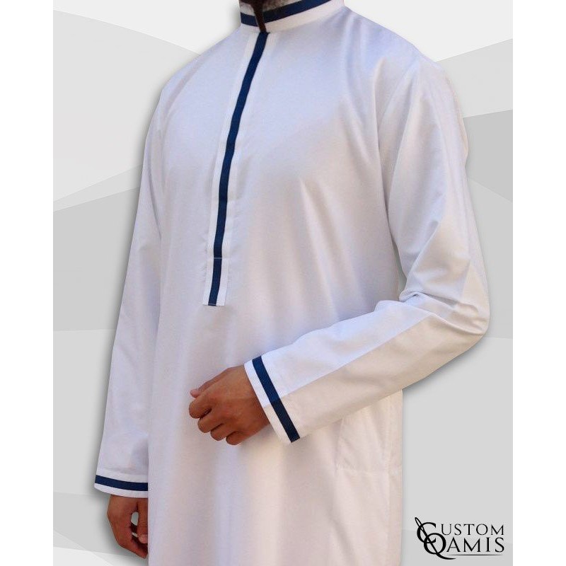 Qamis Trend Blanc Mat Ruban Bleu Marine