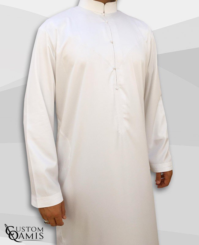 Qamis Emirati Tissu Precious Blanc Satiné Col Bahraini 