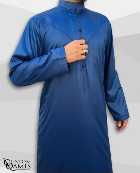 Qamis Emirati Tissu Precious Bleu Roi Satiné Col Bahraini 