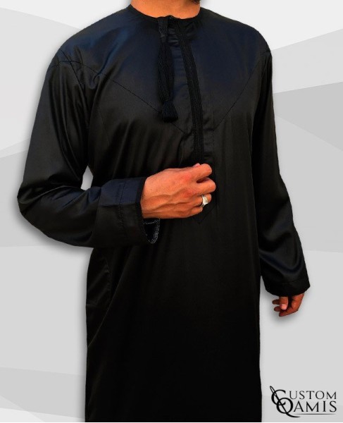 Qamis Omani Tissu Precious Noir Satiné