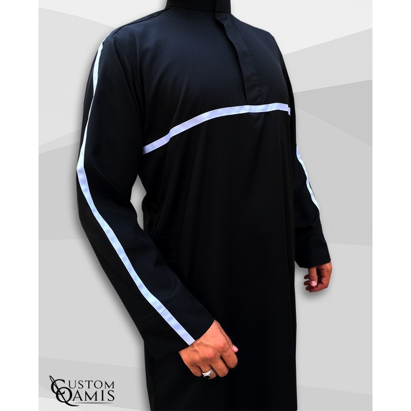 Qamis Athletic Platinium noir et ruban blanc