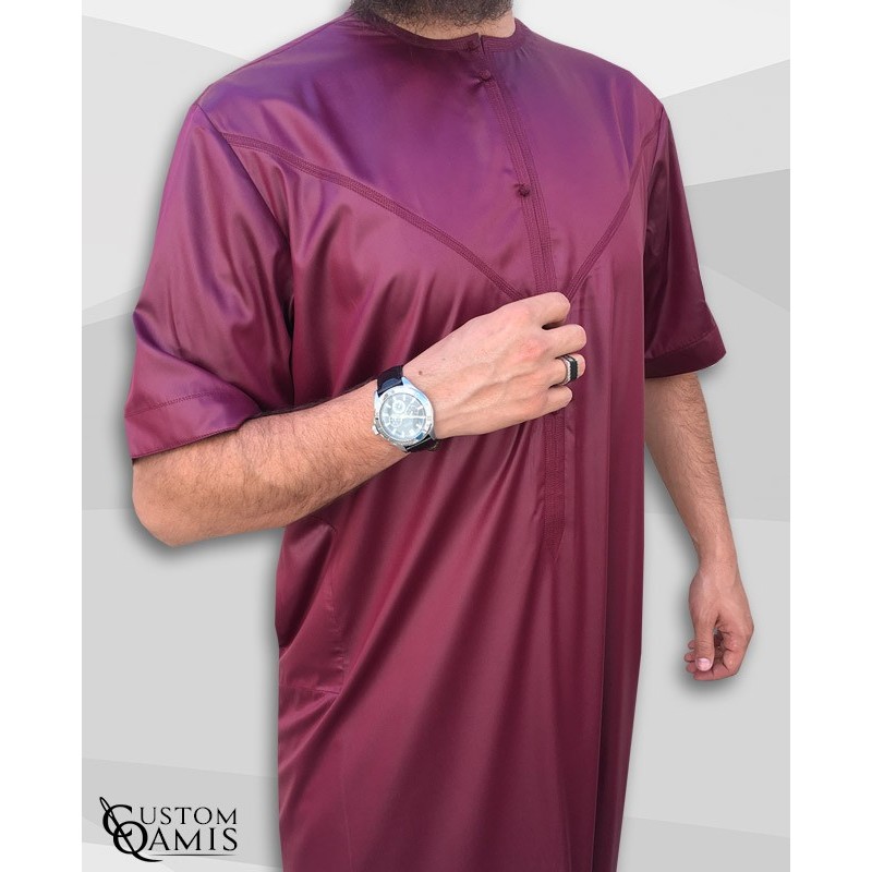 Qamis Emirati bordeaux satiné manches courtes
