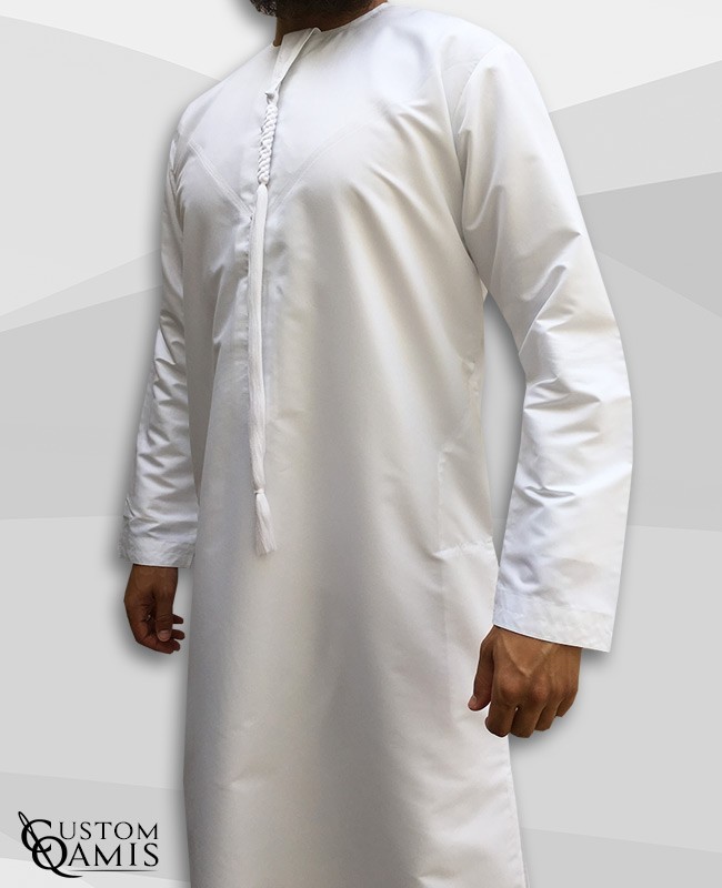 Qamis Emirati tissu Platinium blanc avec tarboucha détachable 