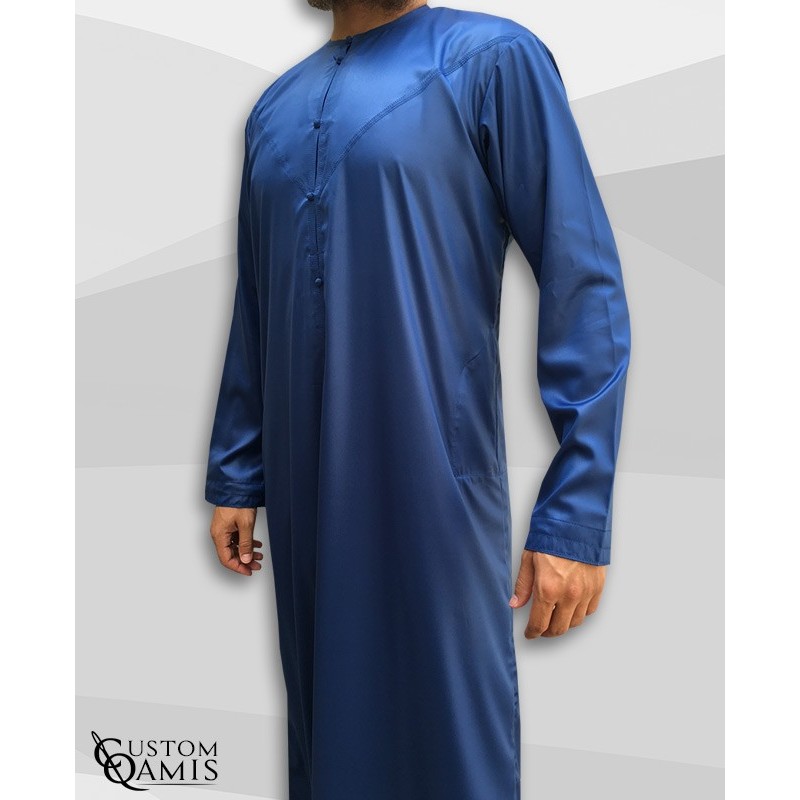 Qamis Emirati tissu Precious bleu roi satiné avec tarboucha détachable 