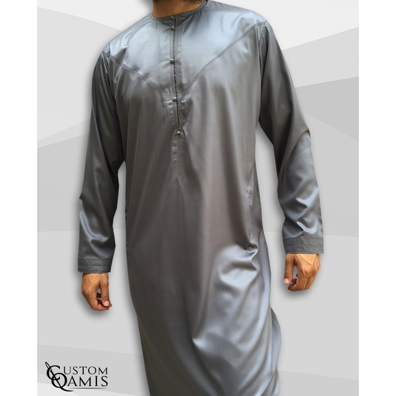 Qamis Emirati tissu Precious gris satiné avec tarboucha détachable 