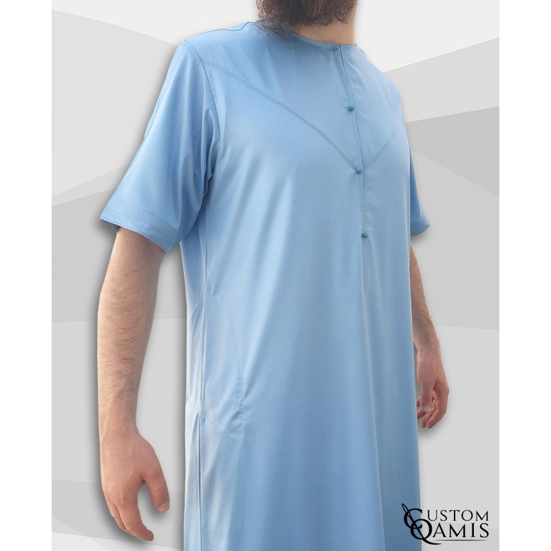 Qamis Emirati bleu ciel satiné manches courtes
