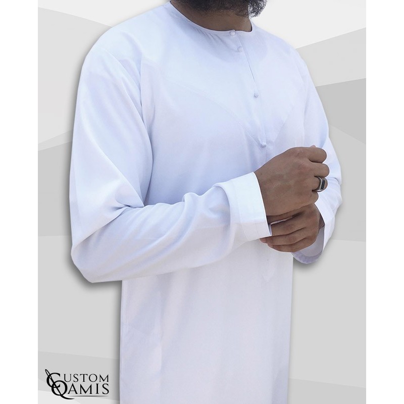 Qamis Emirati tissu Precious blanc satiné avec tarboucha détachable 