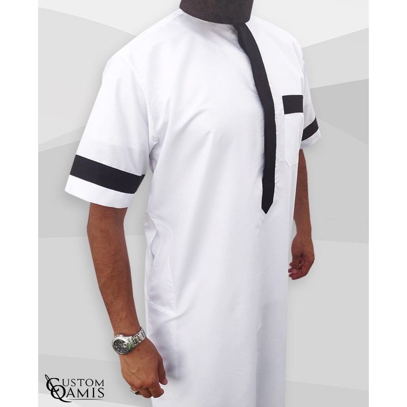 Qamis Two Tone tissu Platinium blanc et noir col Saoudi manches courtes