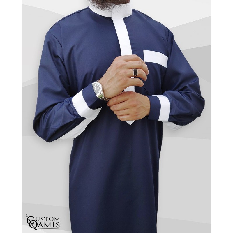 Qamis Two Tone tissu Platinium bleu marine et blanc col Saoudi avec manchettes