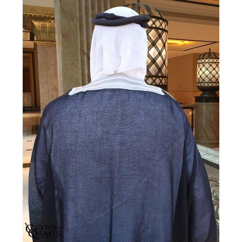 Bisht sur-mesure noir avec bordures argentées