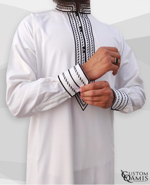 Qamis Sultan Platinium Blanc avec broderie noire