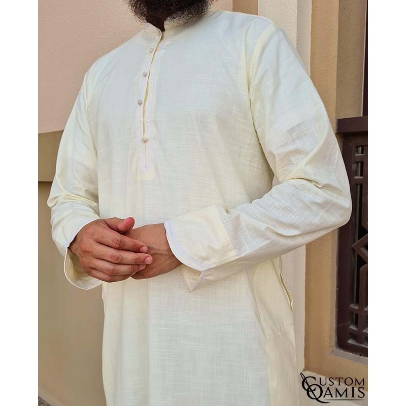 Qamis Al Masaf tissu Linen : Jaune clair avec broderies blanches