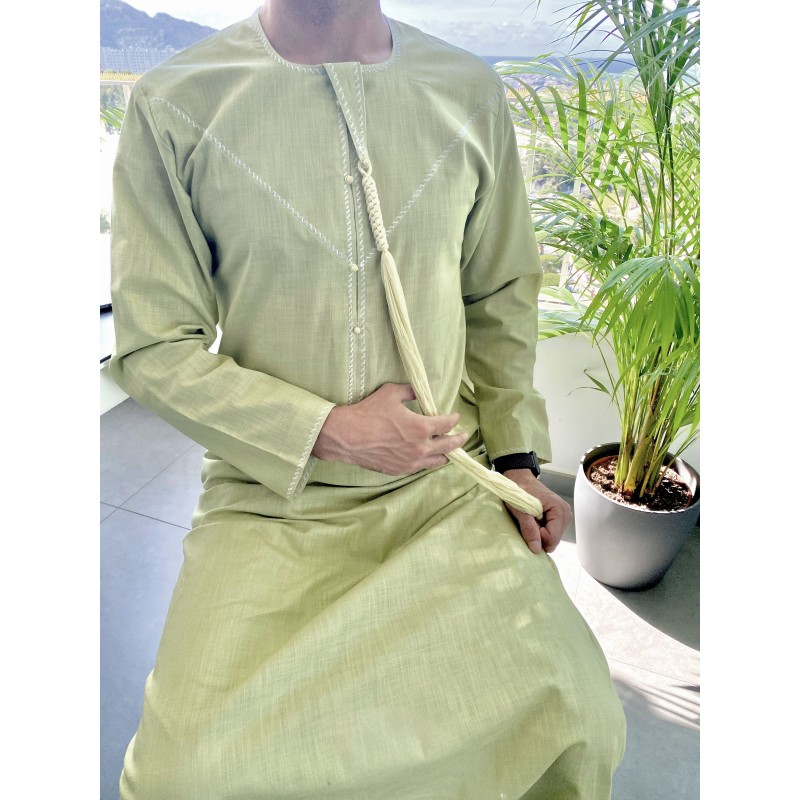 Qamis Emirati tissu Linen Vert pistache avec tarboucha détachable 