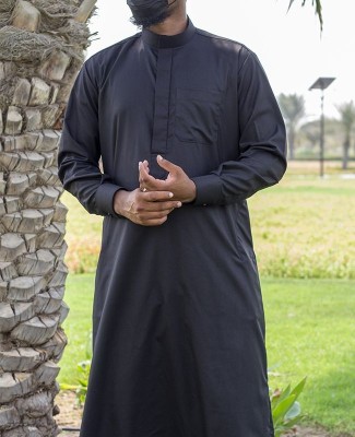 Qamis Saoudien Tissu Cashmere Wool Noir (tissu costume) avec manchettes
