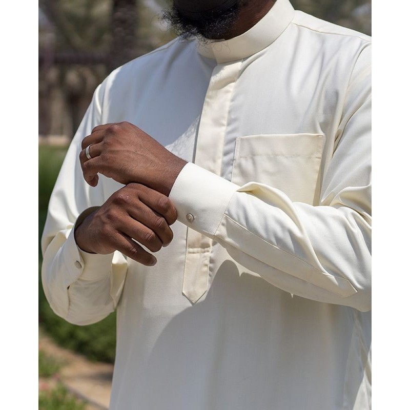 Qamis Saoudien Tissu Cashmere Wool Crème (tissu costume) avec manchettes