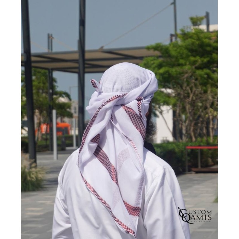 Ghoutra de couleurs blanche et bordeaux