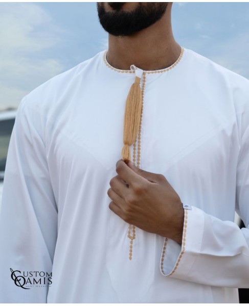 Qamis Omani Tissu Luxury Blanc Matt Broderies Jaune
